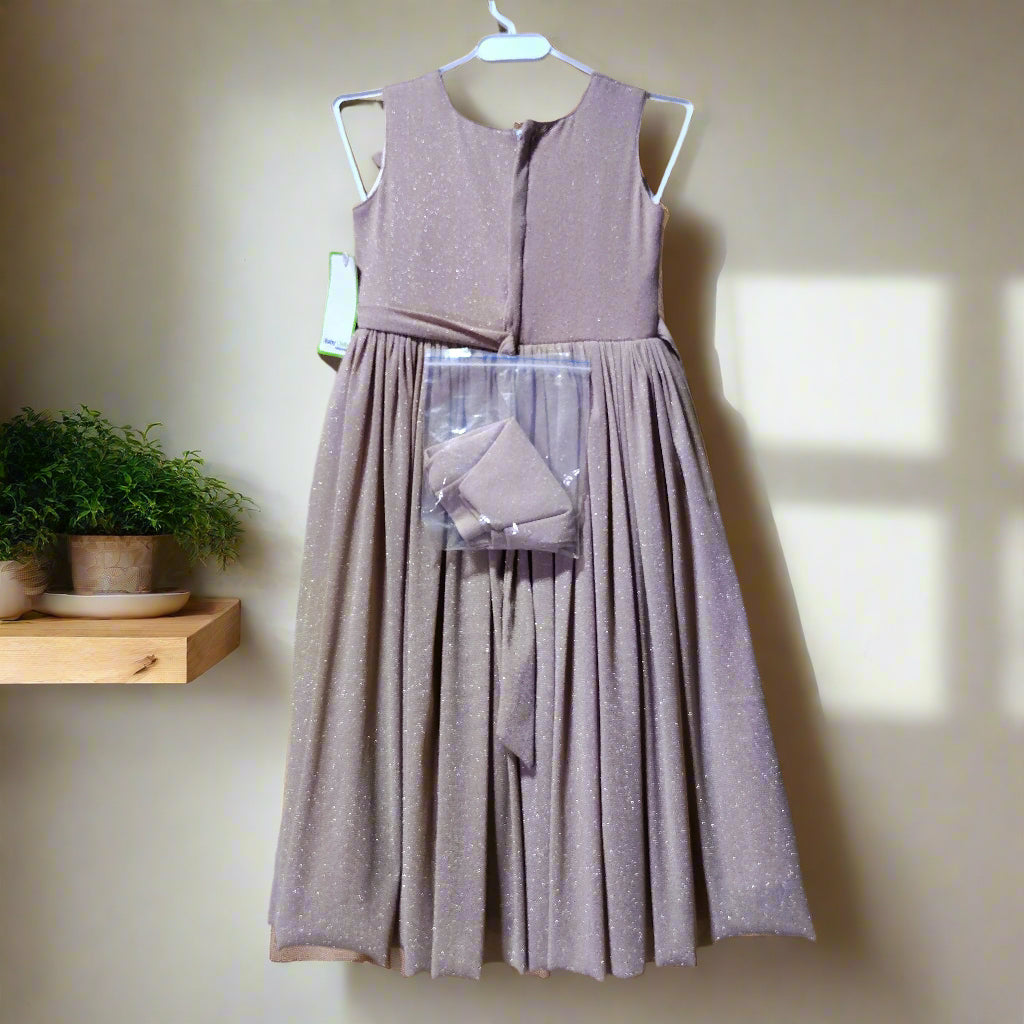 Girl Moon light Maxi sleeveless along with trouser.